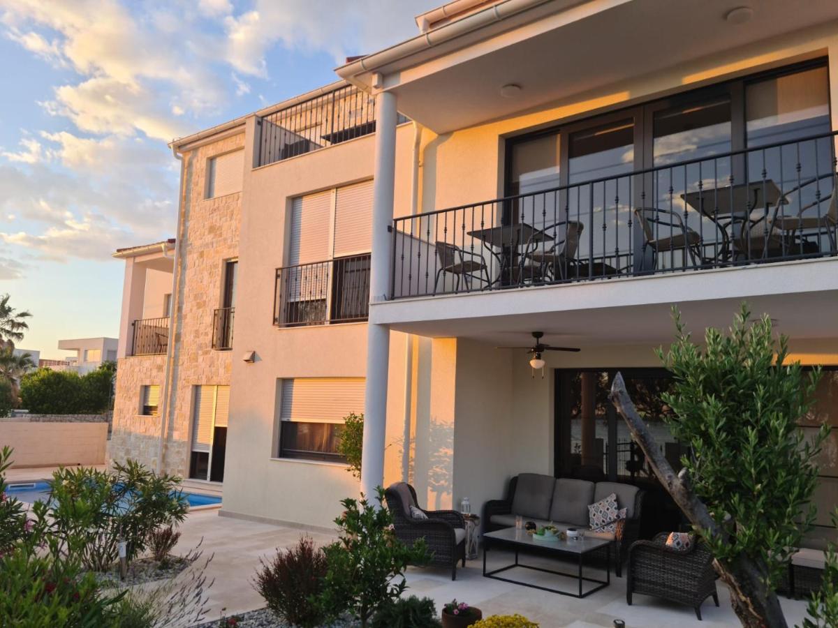 Appartments Akrapovic Врси Экстерьер фото