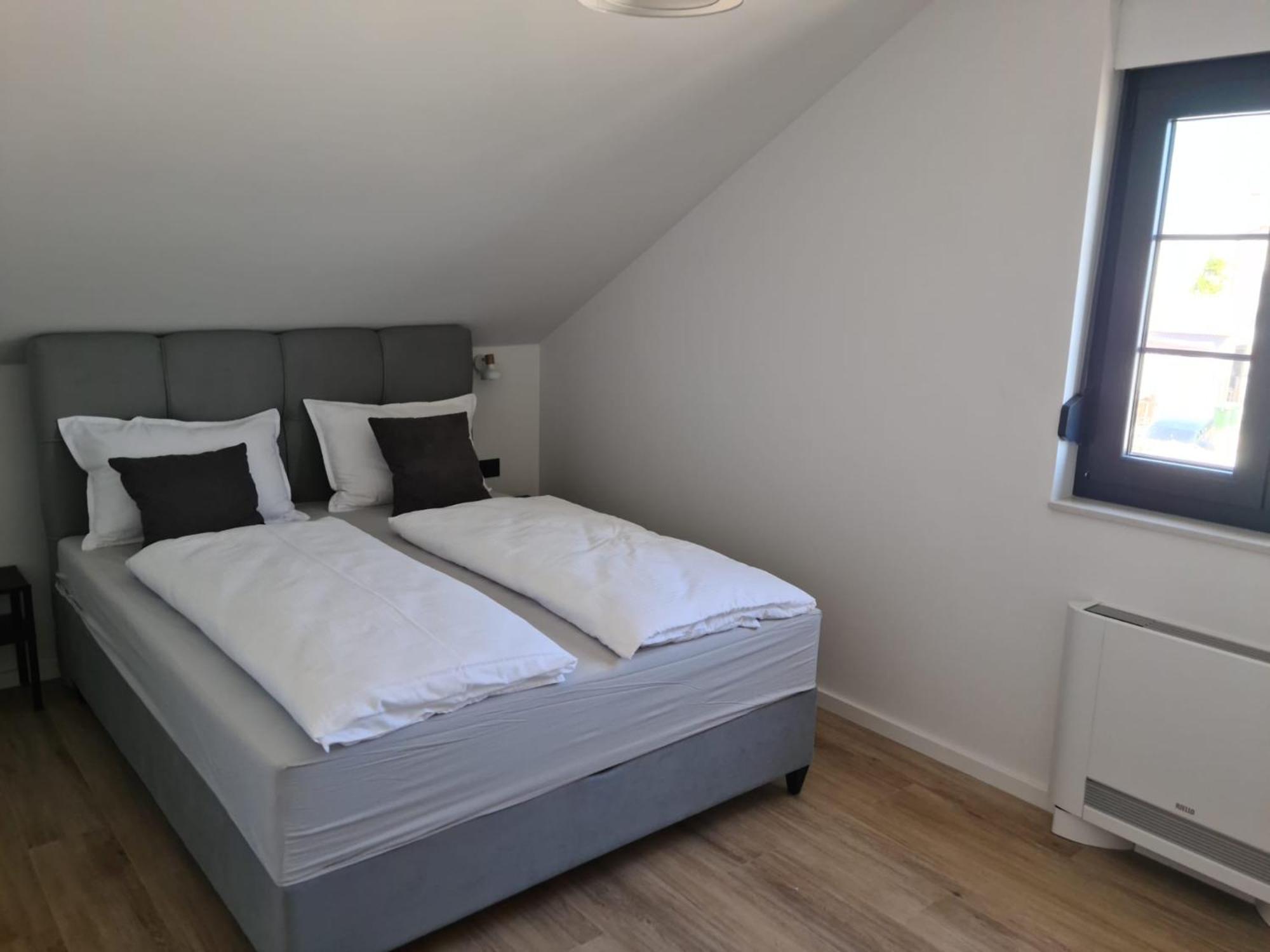 Appartments Akrapovic Врси Номер фото